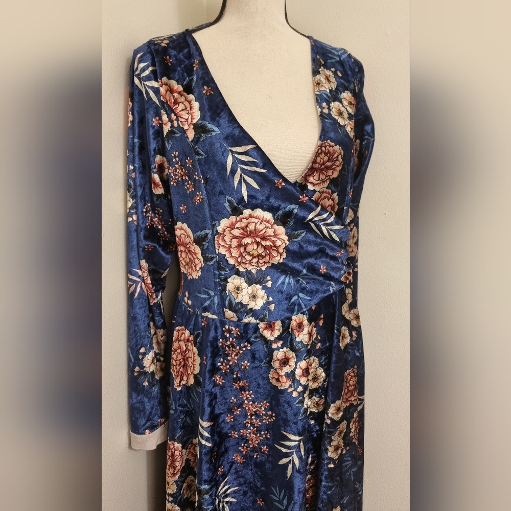 COPY - Floral Velvet Dress